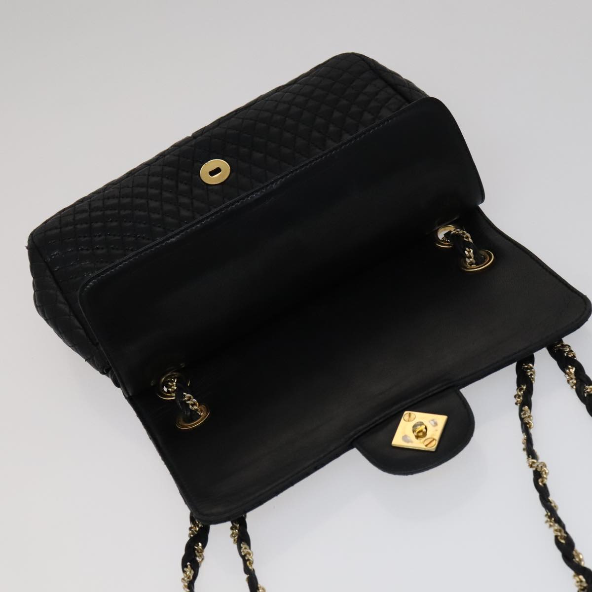 Bally Black Leather Shoulder Bag (Pre-Owned)