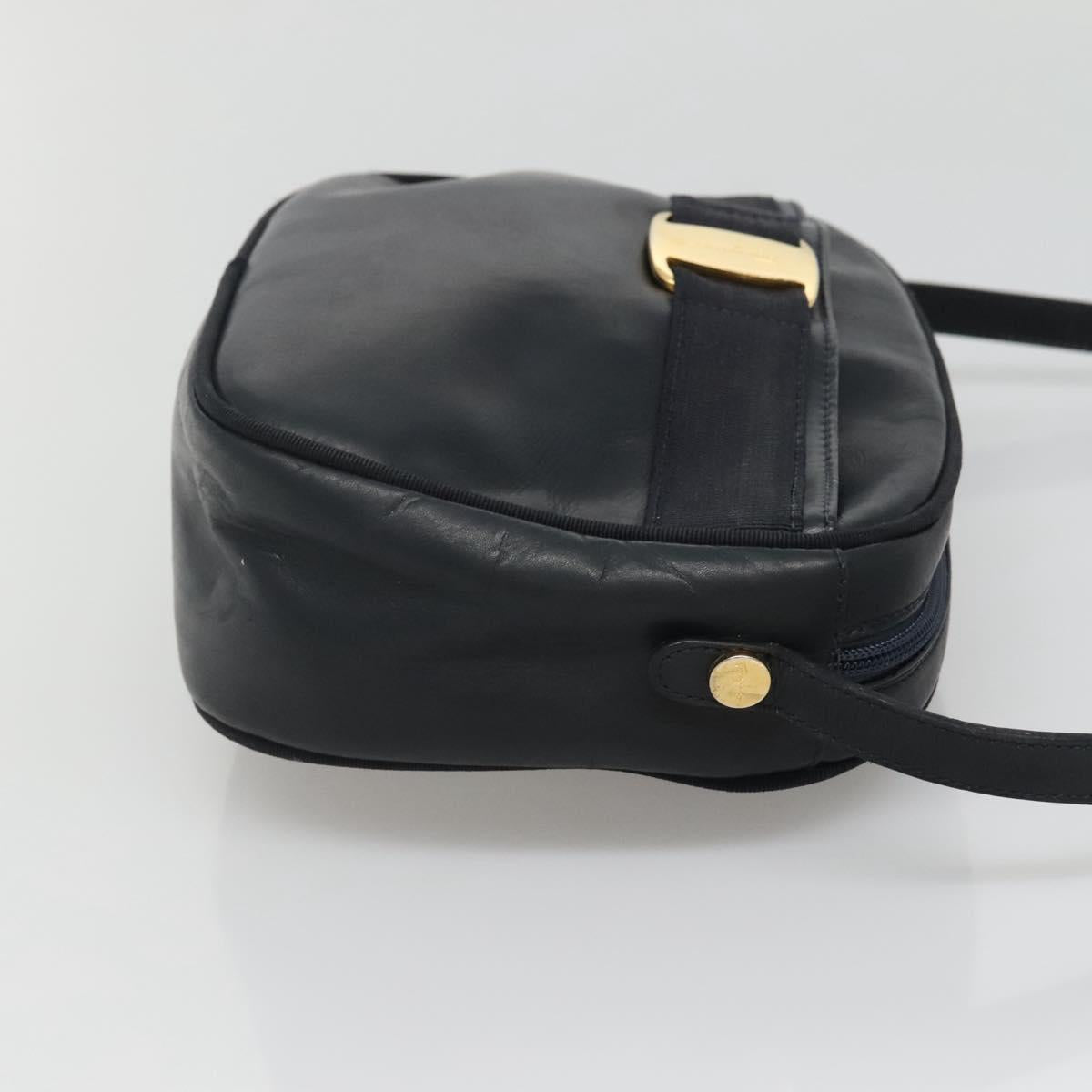 Salvatore Ferragamo Vara Black Leather Shoulder Bag (Pre-Owned)