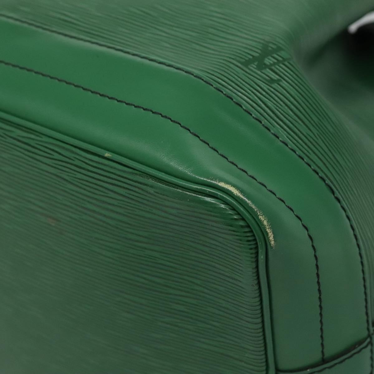 Louis Vuitton Noé Green Leather Shoulder Bag (Pre-Owned)