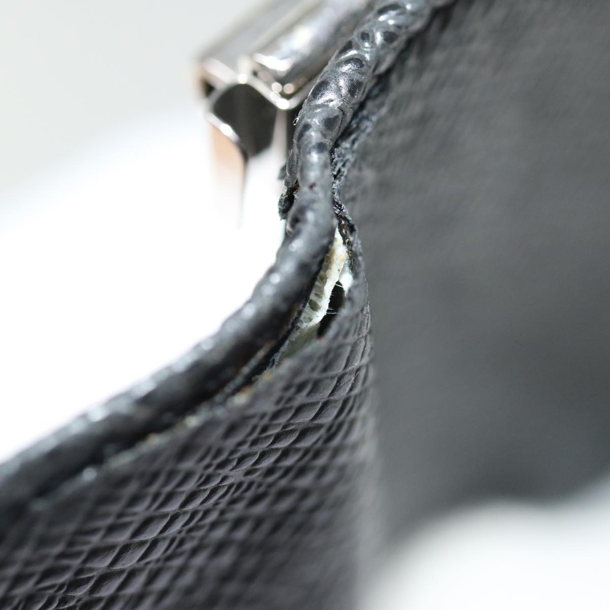 Louis Vuitton 6 Key Holder Black Leather Wallet (Pre-Owned)