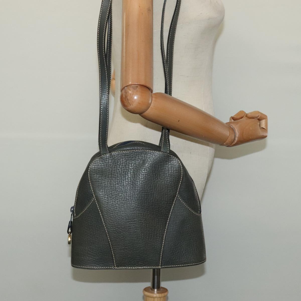Loewe Khaki Leather Shoulder Bag (Pre-Owned)