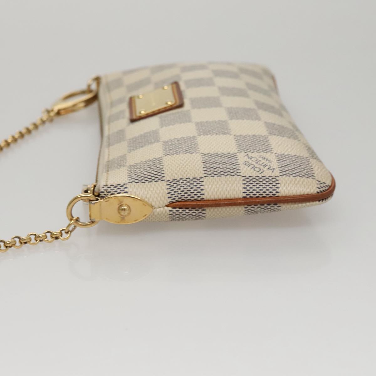 Louis Vuitton Mira White Canvas Clutch Bag (Pre-Owned)