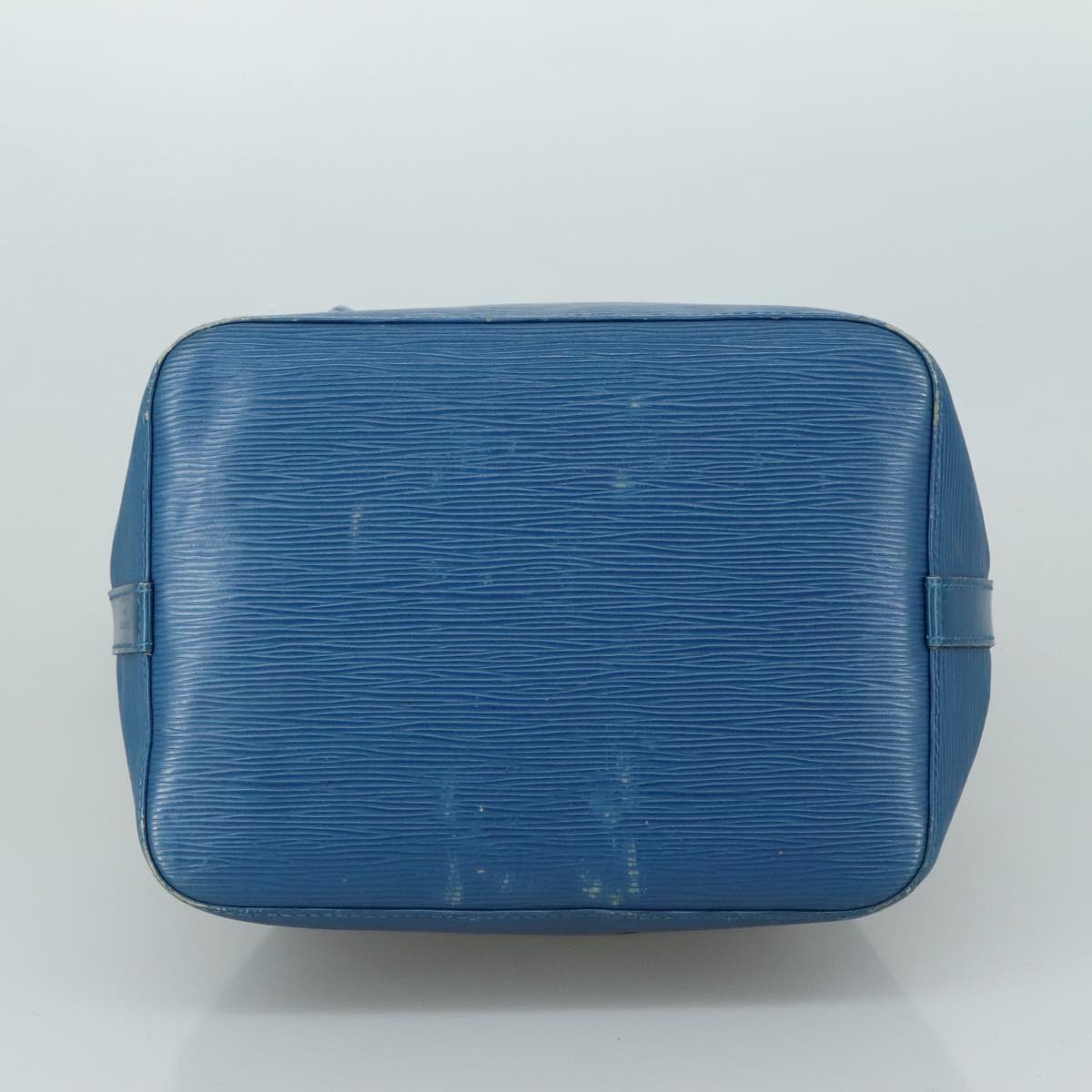 Louis Vuitton Noé Blue Leather Shoulder Bag (Pre-Owned)