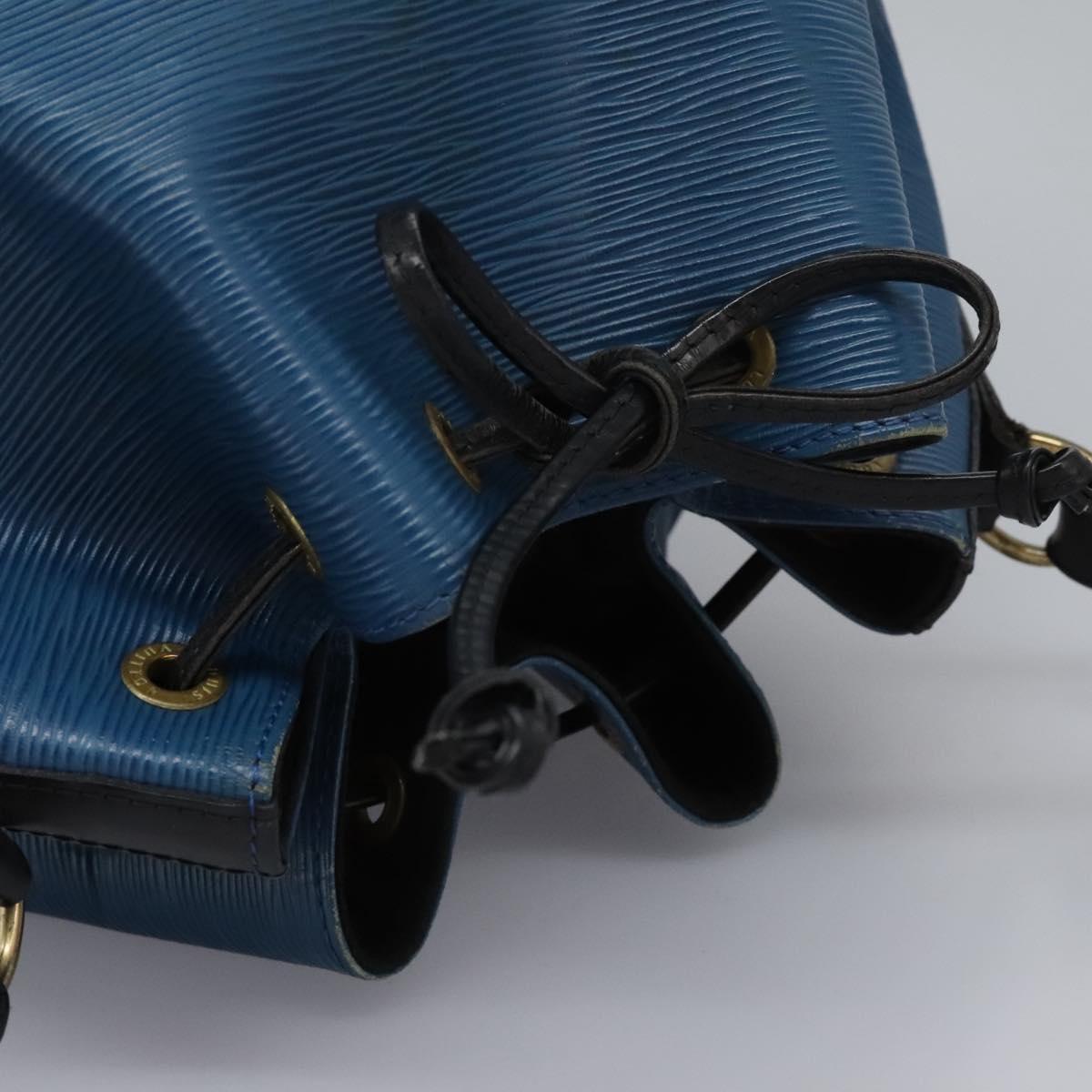 Louis Vuitton Petit Noé Blue Leather Shoulder Bag (Pre-Owned)