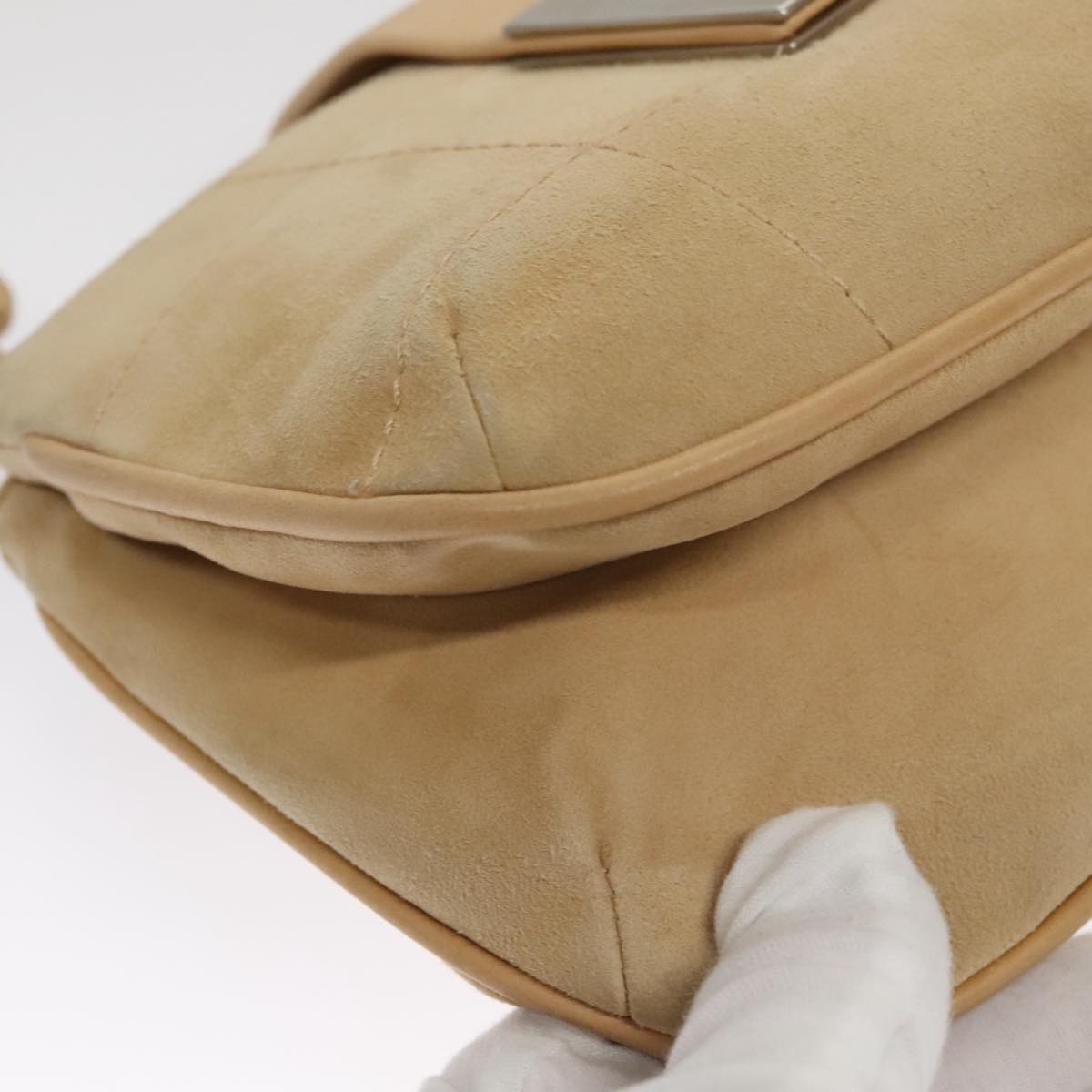 Chanel Chocolate Bar Beige Suede Shoulder Bag (Pre-Owned)