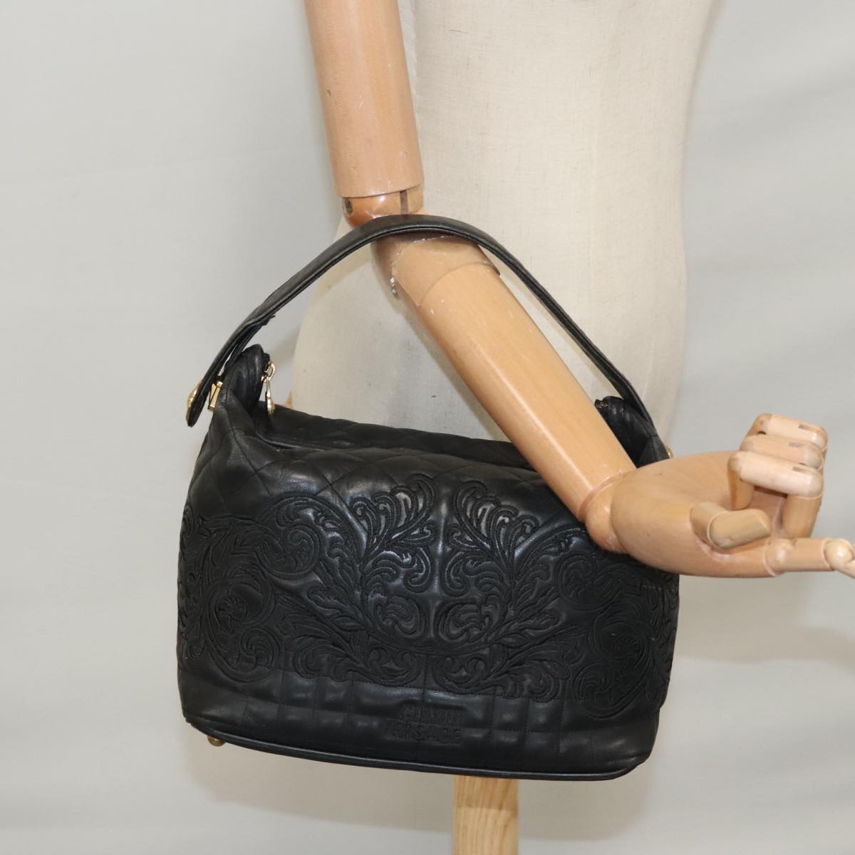 Versace Black Leather Handbag (Pre-Owned)
