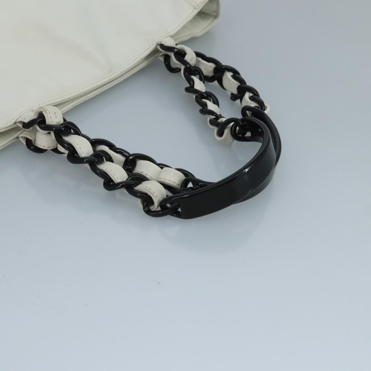 Chanel Shopping White Leather Tote Bag (Pre-Owned)