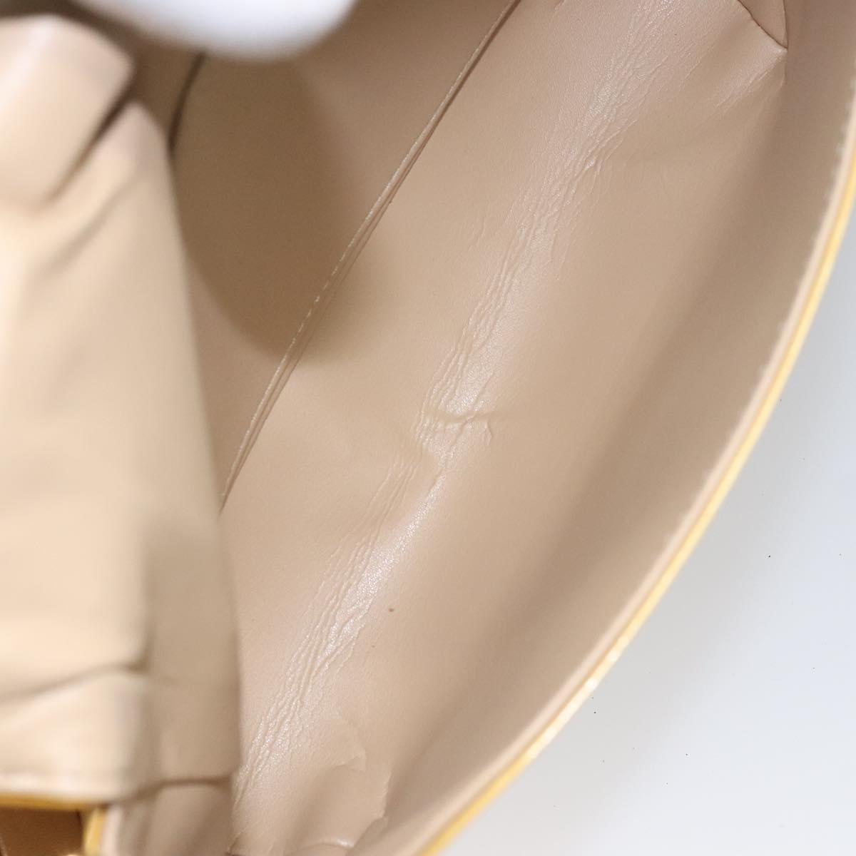 Louis Vuitton Thompson Street Beige Patent Leather Shoulder Bag (Pre-Owned)