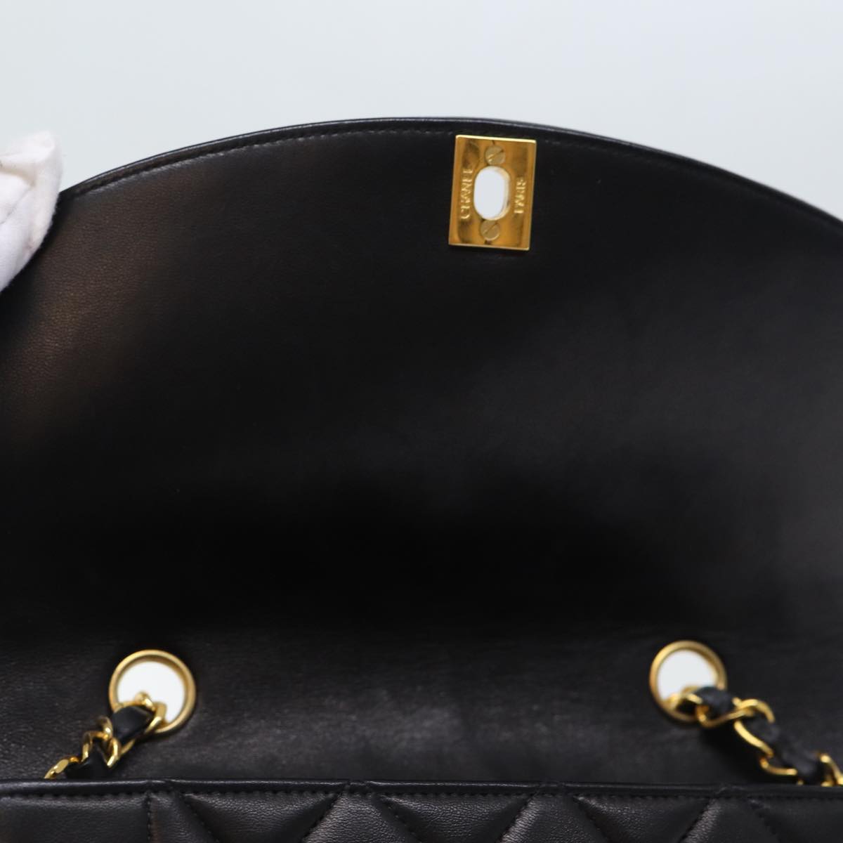 Chanel Diana Black Leather Shoulder Bag (Pre-Owned)