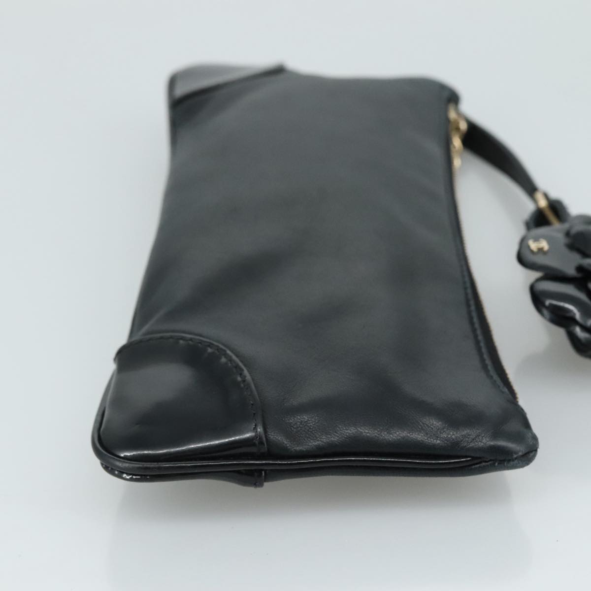 Chanel Camélia Black Leather Clutch Bag (Pre-Owned)