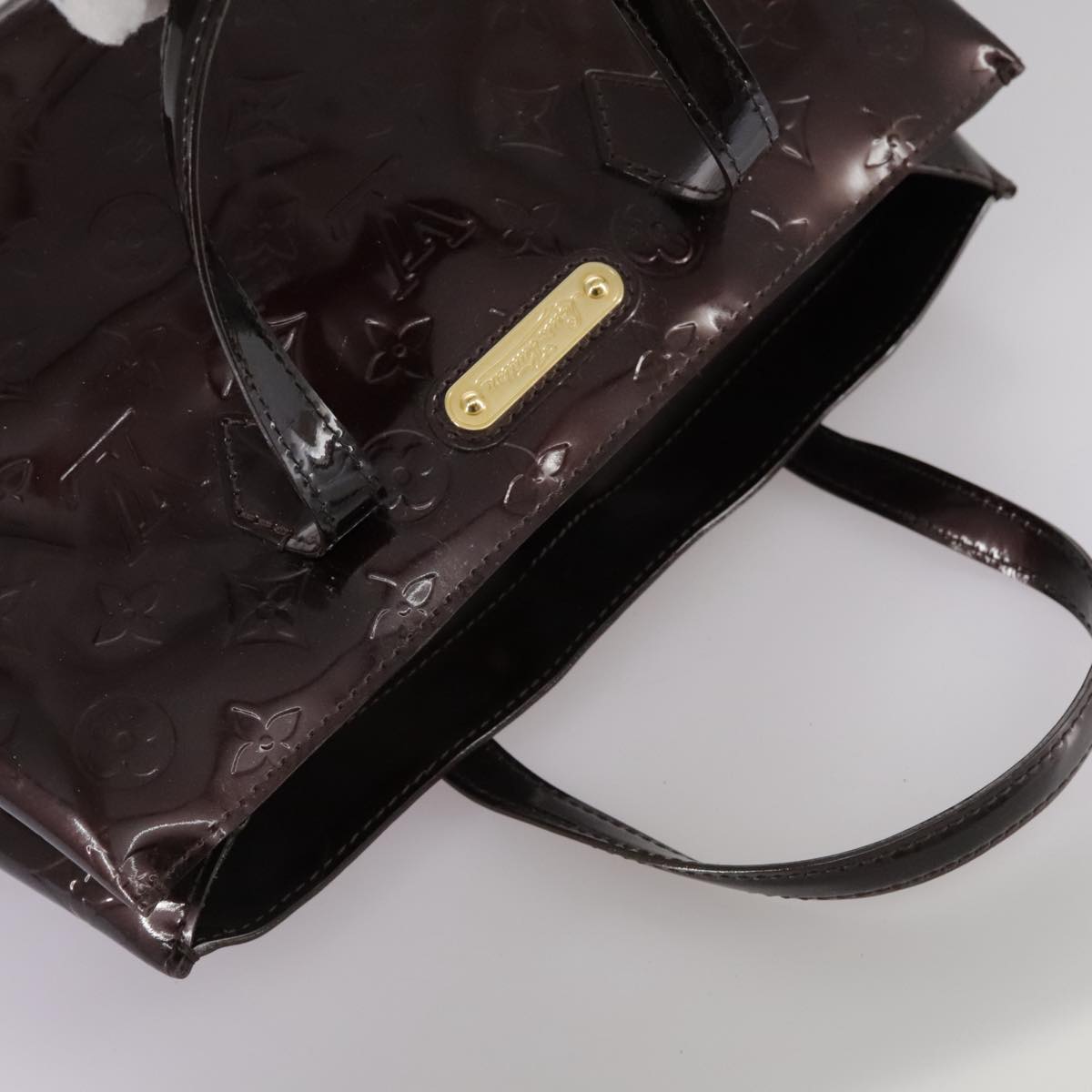Louis Vuitton Wilshire Burgundy Patent Leather Handbag (Pre-Owned)