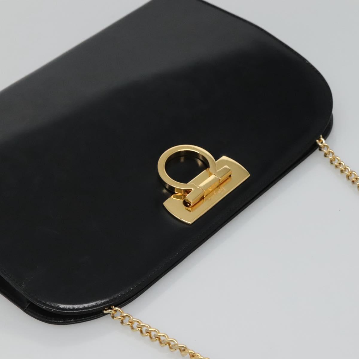 Salvatore Ferragamo Gancini Black Leather Shoulder Bag (Pre-Owned)