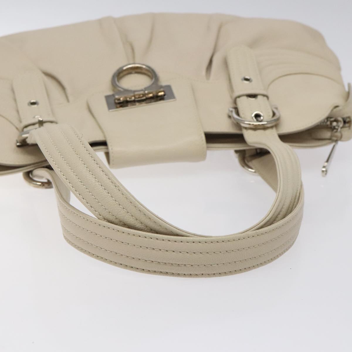 Salvatore Ferragamo Gancini White Leather Shoulder Bag (Pre-Owned)