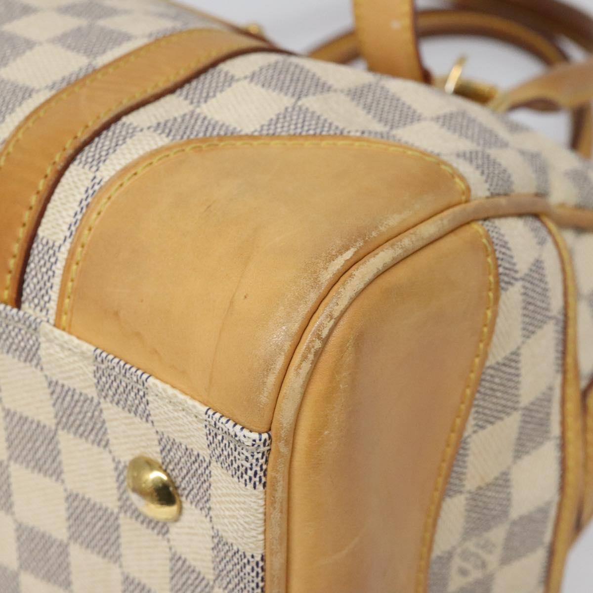 Louis Vuitton Berkeley White Canvas Handbag (Pre-Owned)