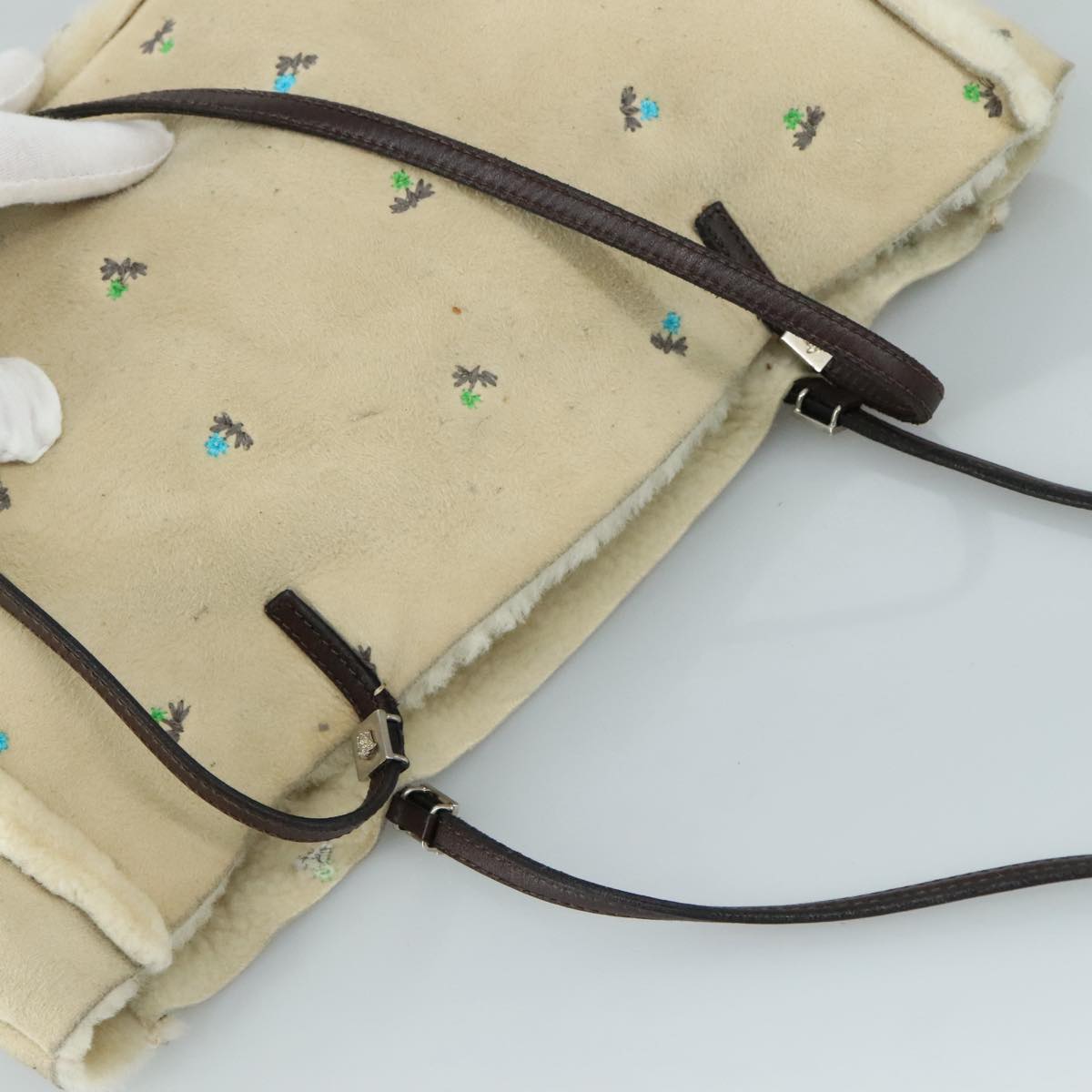 Versace Beige Wool Shoulder Bag (Pre-Owned)
