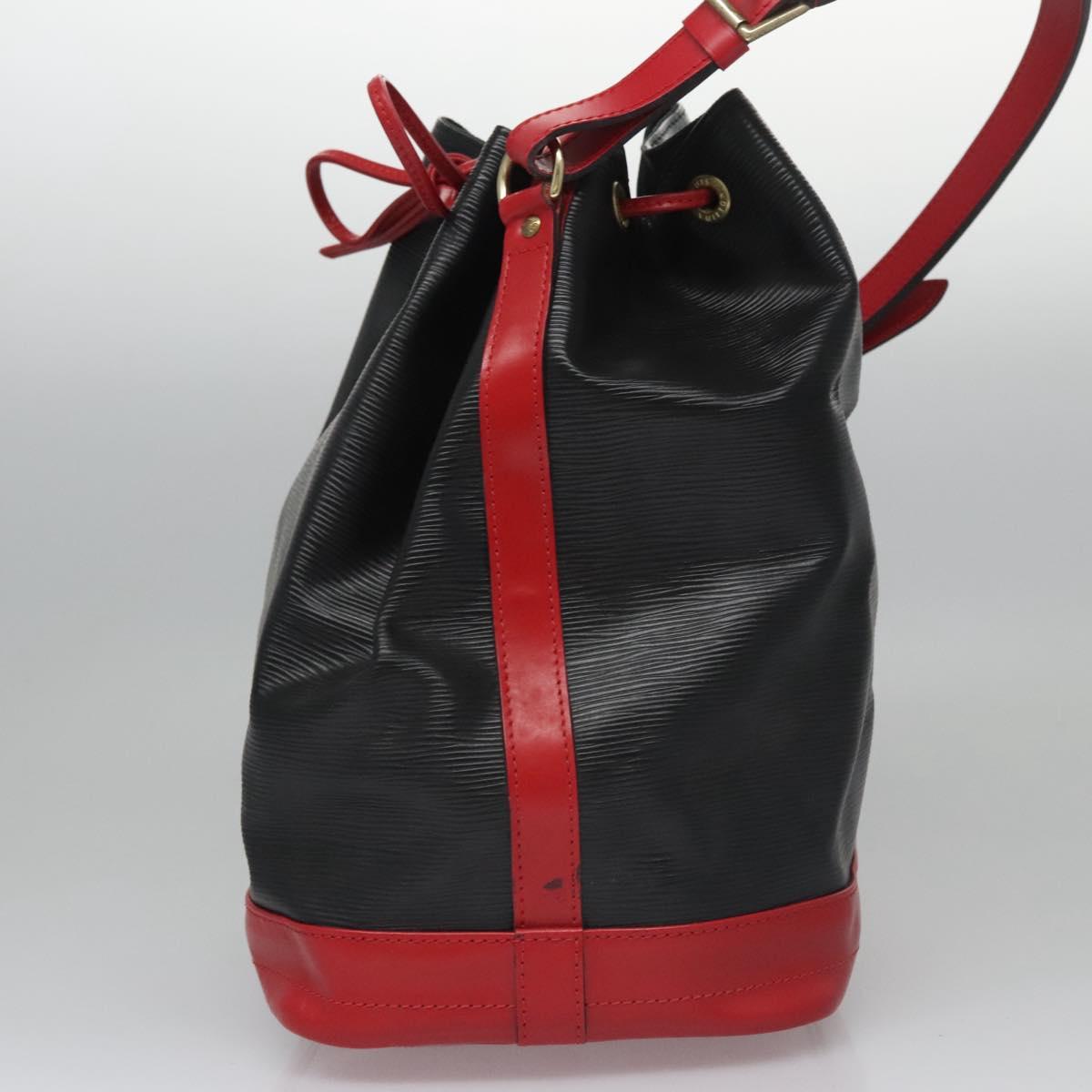 Louis Vuitton Noe Black Leather Shoulder Bag (Pre-Owned)