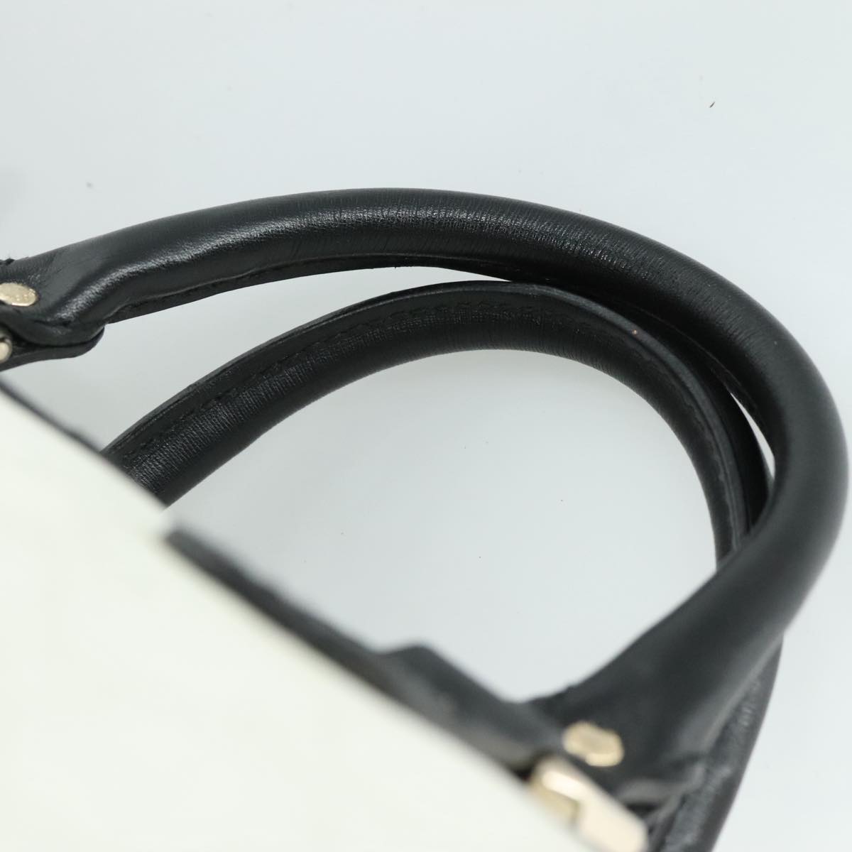 Gucci Gg Canvas White Canvas Travel Bag (Pre-Owned)