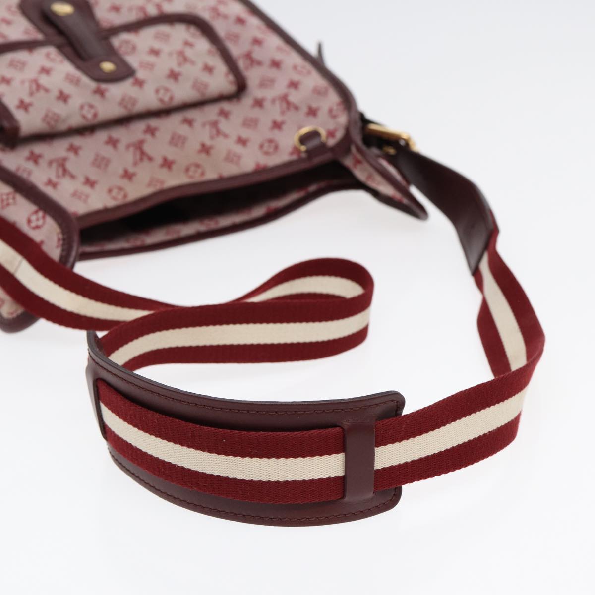 Louis Vuitton Besace Pink Canvas Shoulder Bag (Pre-Owned)