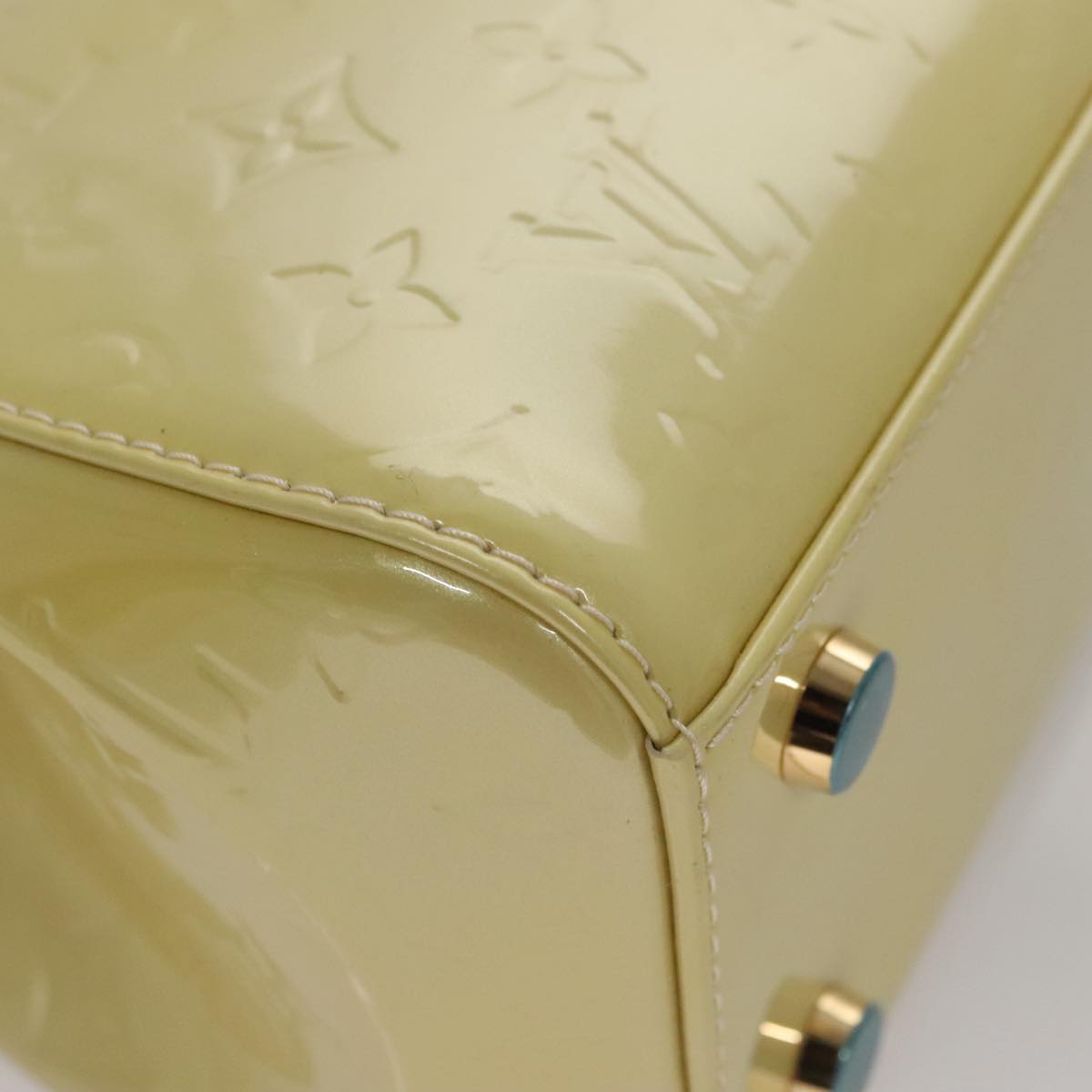 Louis Vuitton Blair Beige Patent Leather Handbag (Pre-Owned)
