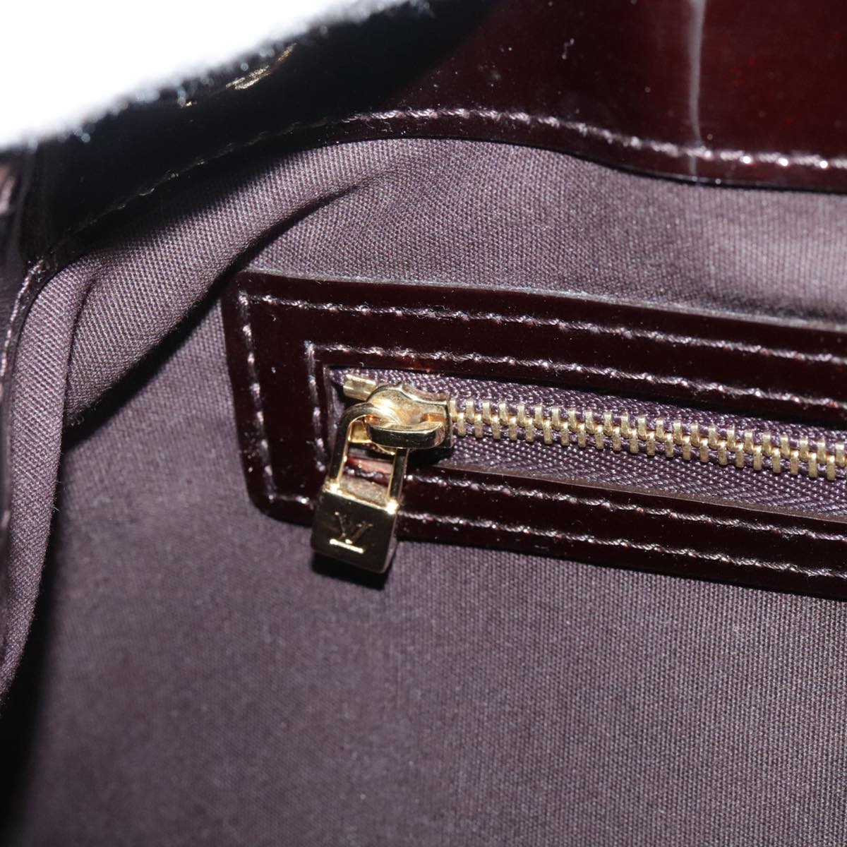 Louis Vuitton Wilshire Burgundy Patent Leather Handbag (Pre-Owned)