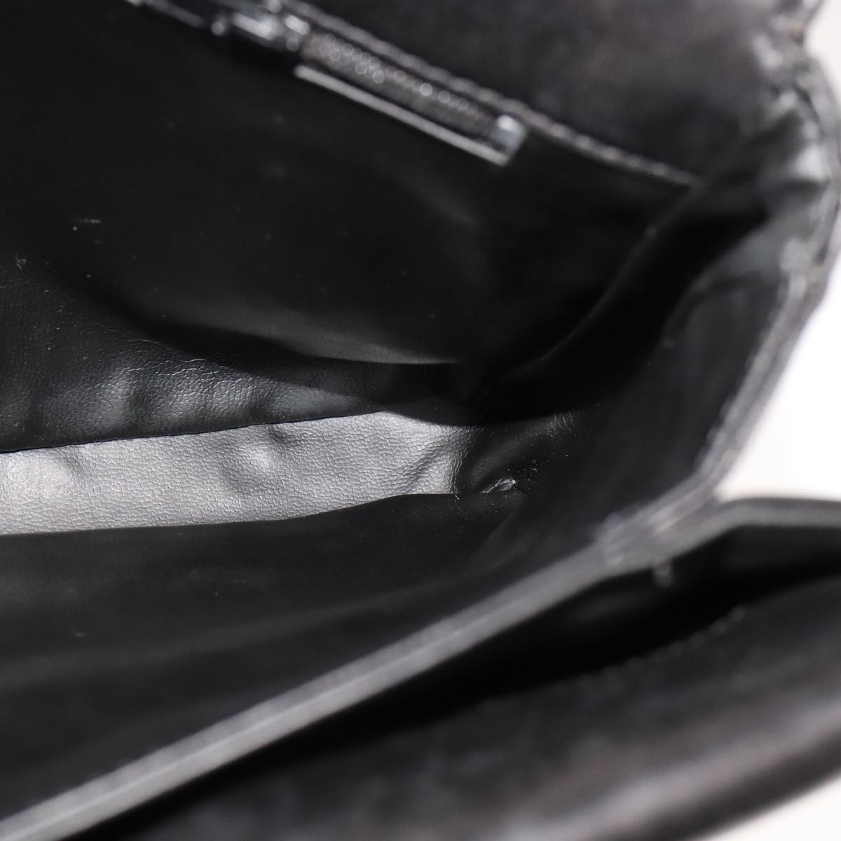 Bally Black Leather Shoulder Bag (Pre-Owned)