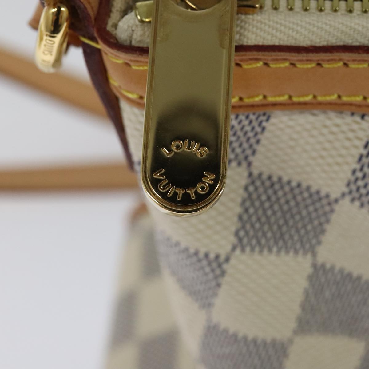 Louis Vuitton Siracusa Beige Canvas Shoulder Bag (Pre-Owned)