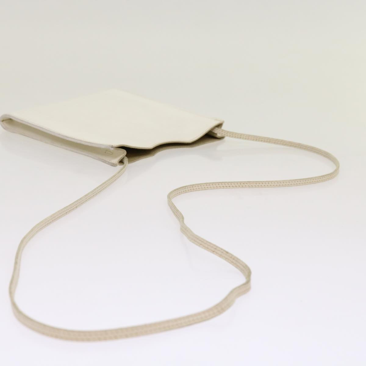 Hermès White Leather Shoulder Bag (Pre-Owned)