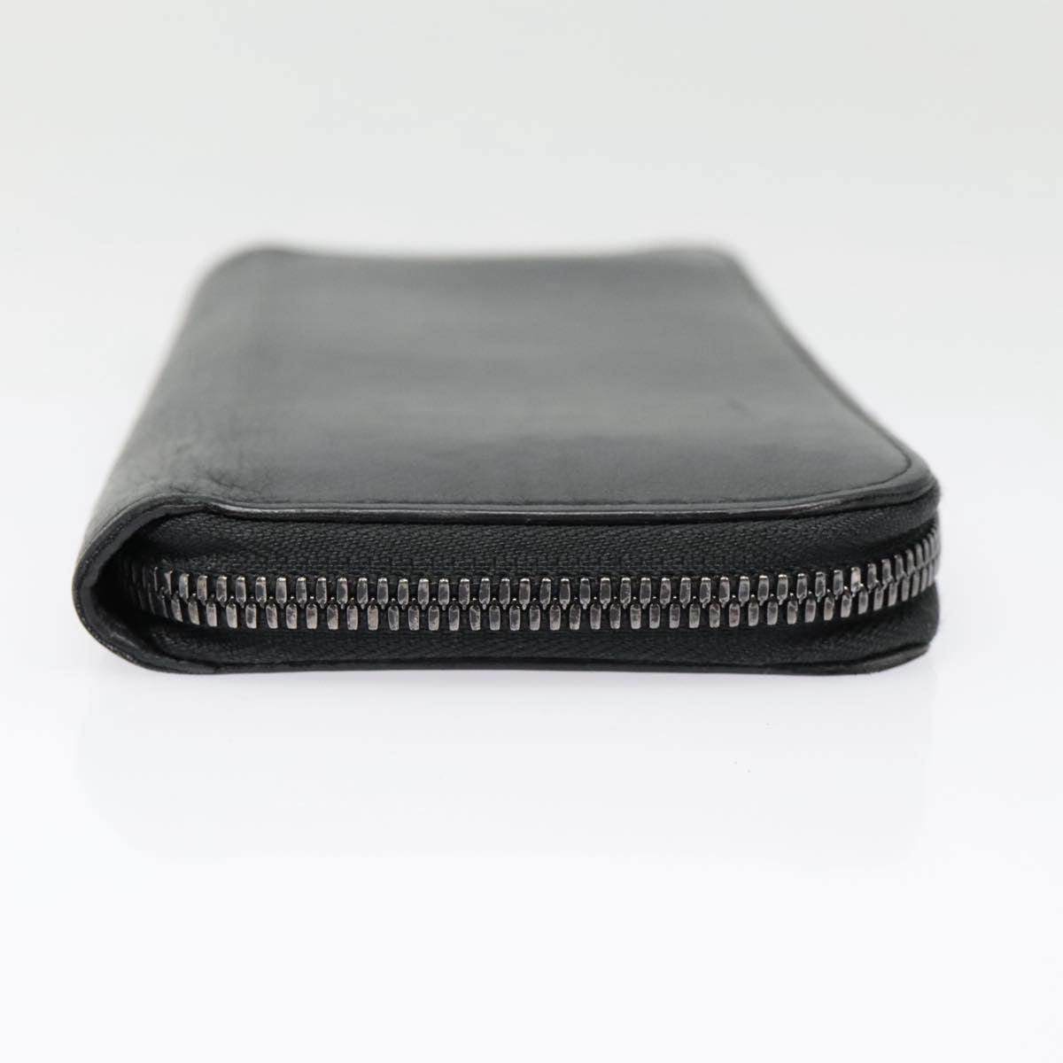 Louis Vuitton Zippy Wallet Vertical Black Leather Wallet (Pre-Owned)
