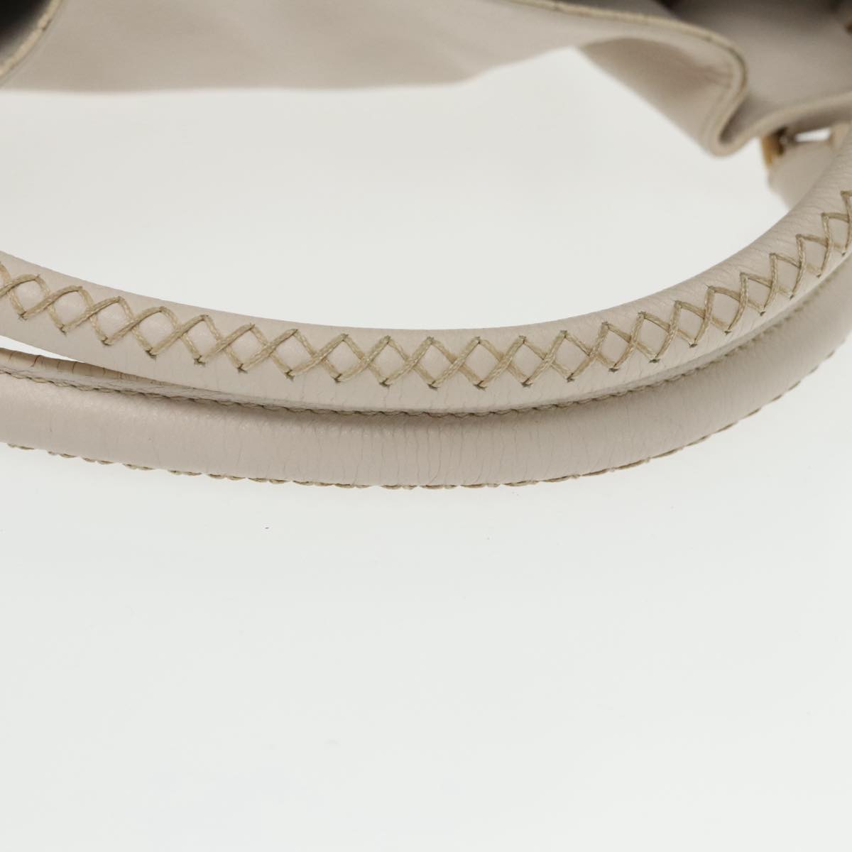 Bally White Leather Handbag (Pre-Owned)