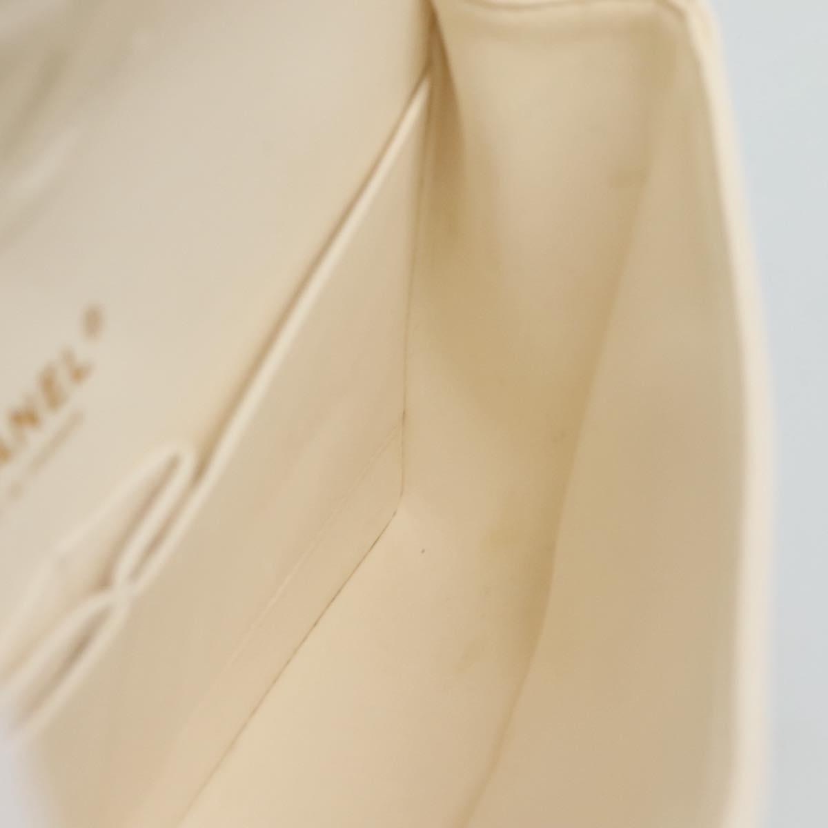Chanel Double Flap White Leather Shoulder Bag (Pre-Owned)