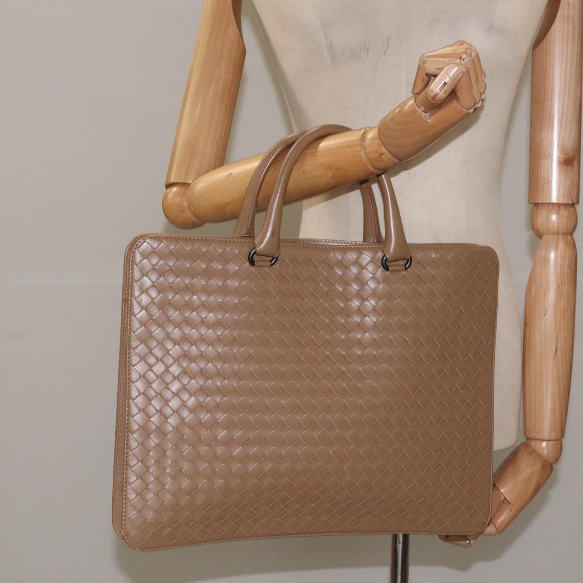 Bottega Veneta Intrecciato Beige Leather Briefcase Bag (Pre-Owned)