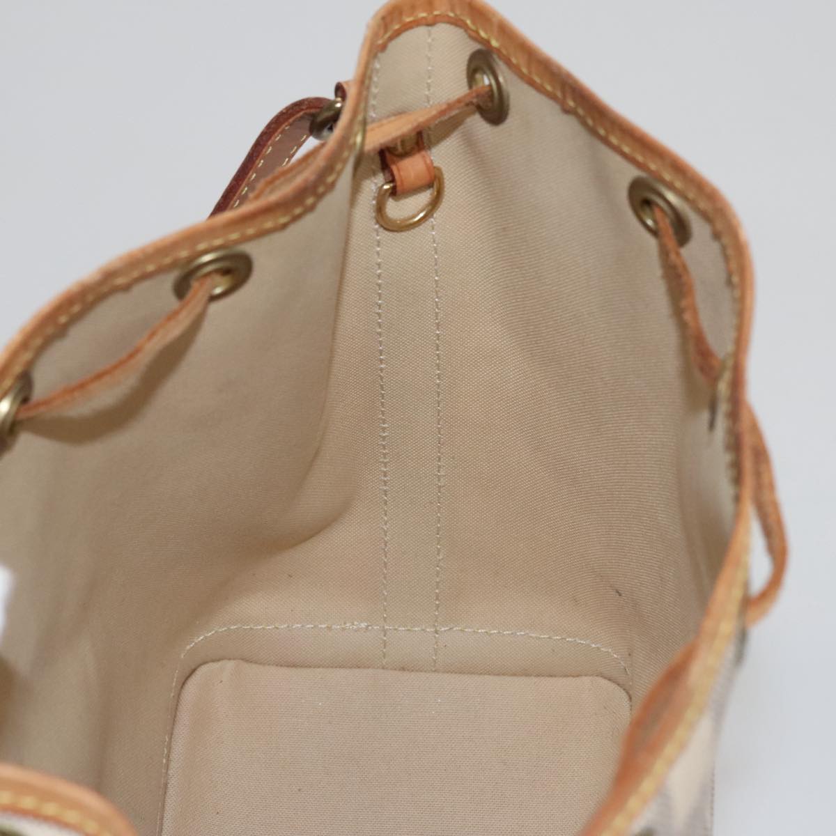 Louis Vuitton Noé White Canvas Shoulder Bag (Pre-Owned)