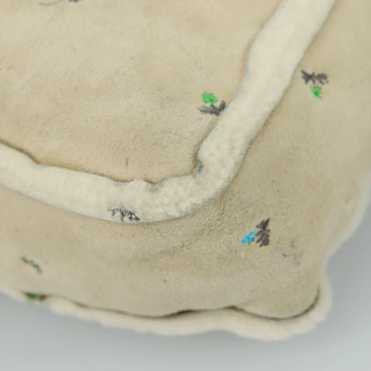 Versace Beige Wool Shoulder Bag (Pre-Owned)