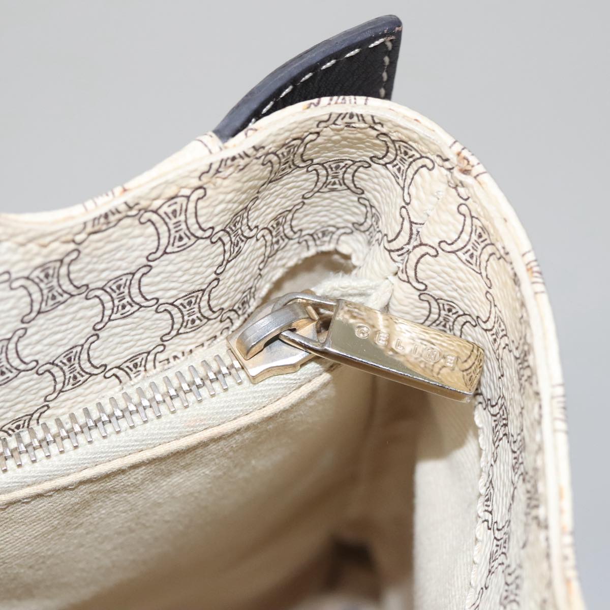 Céline Macadam White Canvas Handbag (Pre-Owned)