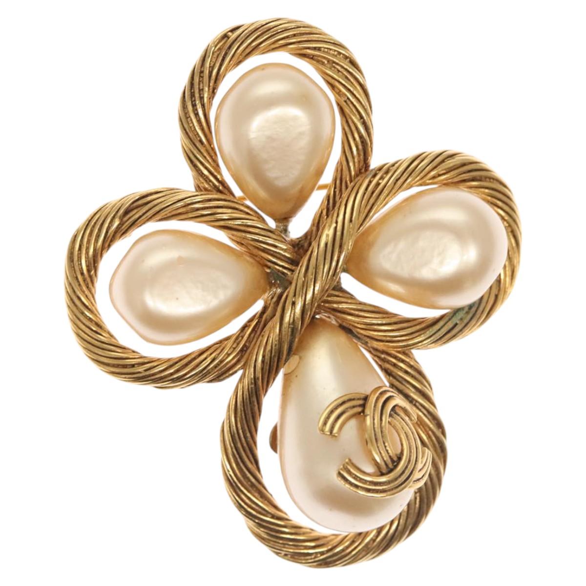 Chanel Coco Mark Gold Metal Brooch Jewelry (Pre-Owned)