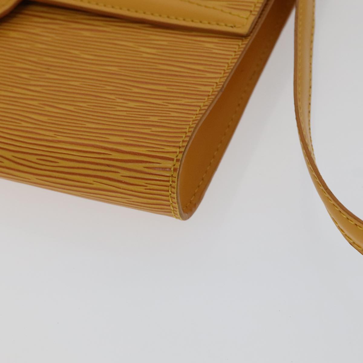 Louis Vuitton Arche Yellow Leather Shoulder Bag (Pre-Owned)
