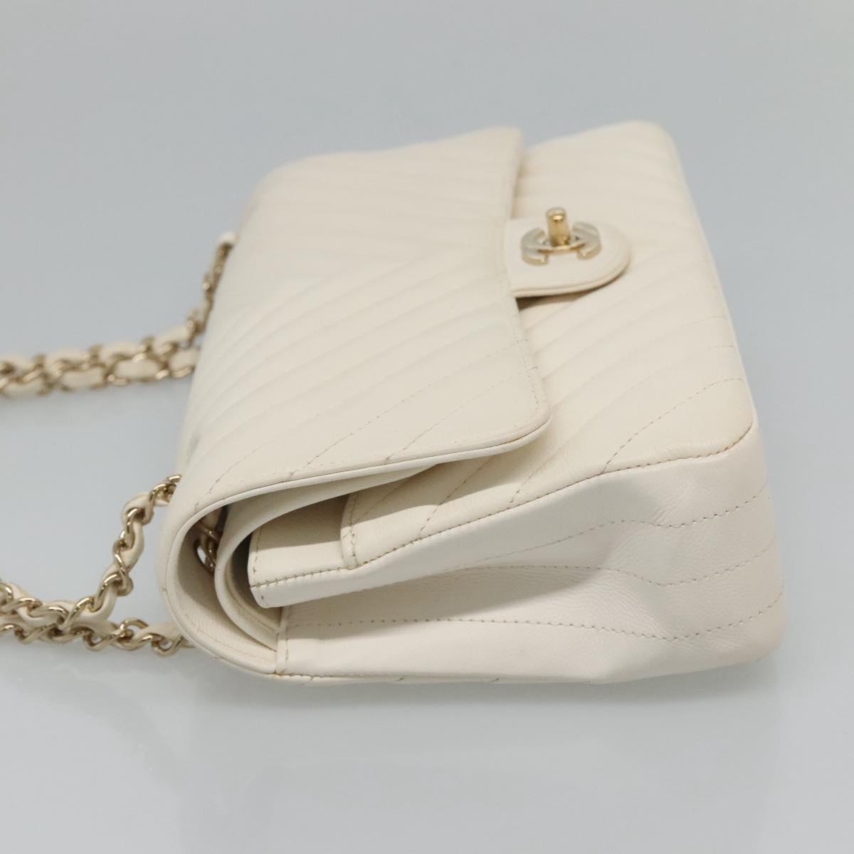 Chanel Double Flap White Leather Shoulder Bag (Pre-Owned)