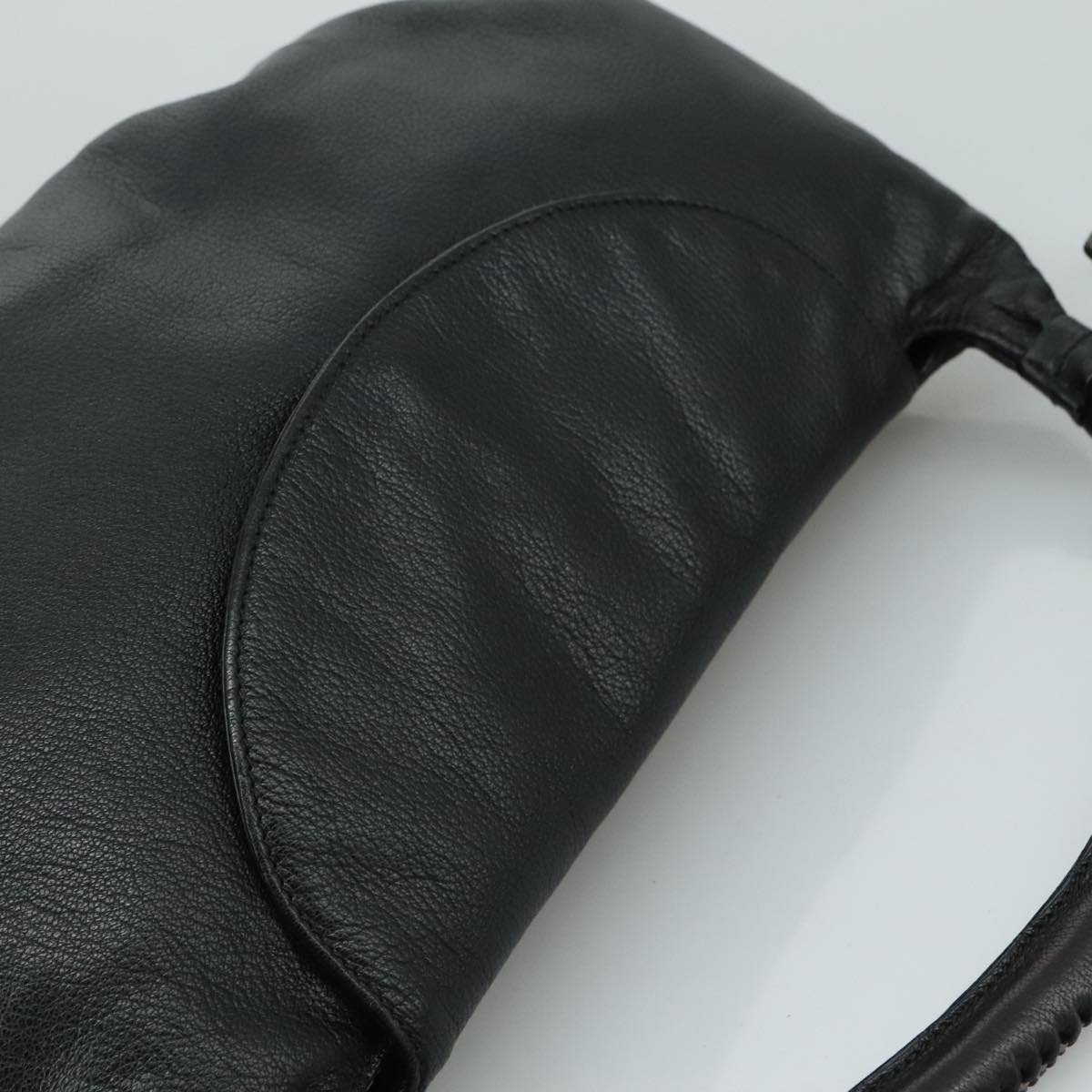 Salvatore Ferragamo Black Leather Handbag (Pre-Owned)