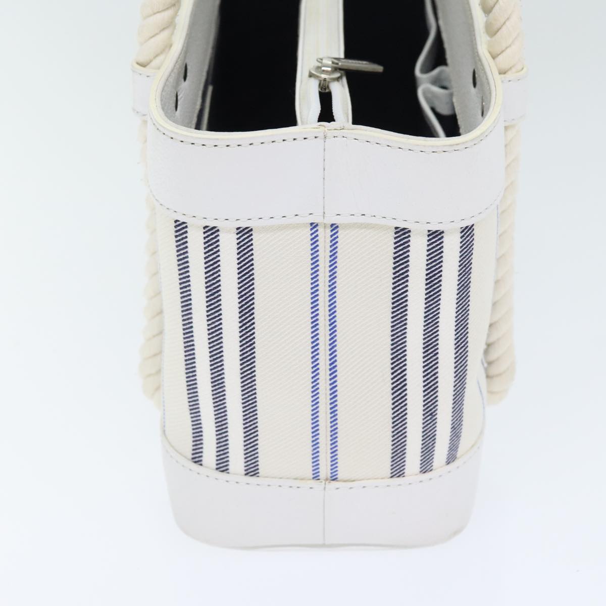 Burberry White Canvas Handbag (Pre-Owned)