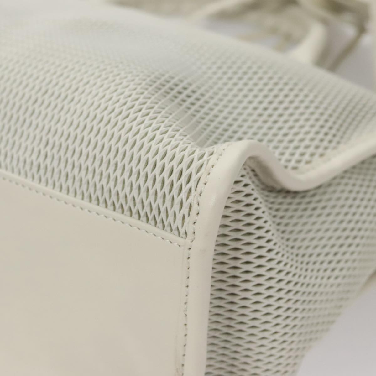 Balenciaga City White Leather Handbag (Pre-Owned)