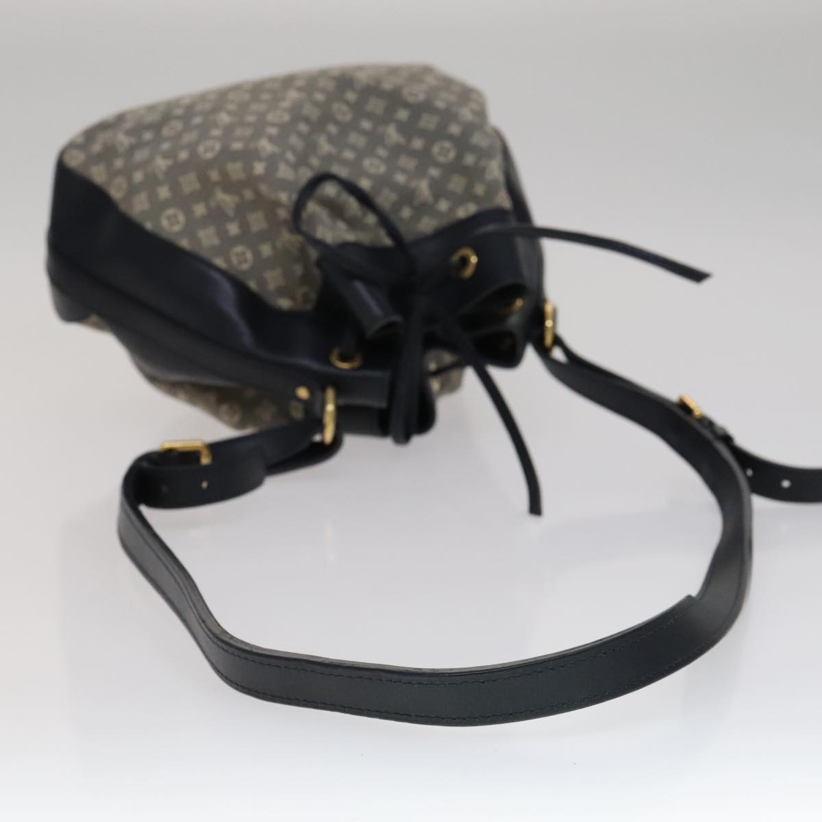 Louis Vuitton Idylle Navy Canvas Shoulder Bag (Pre-Owned)