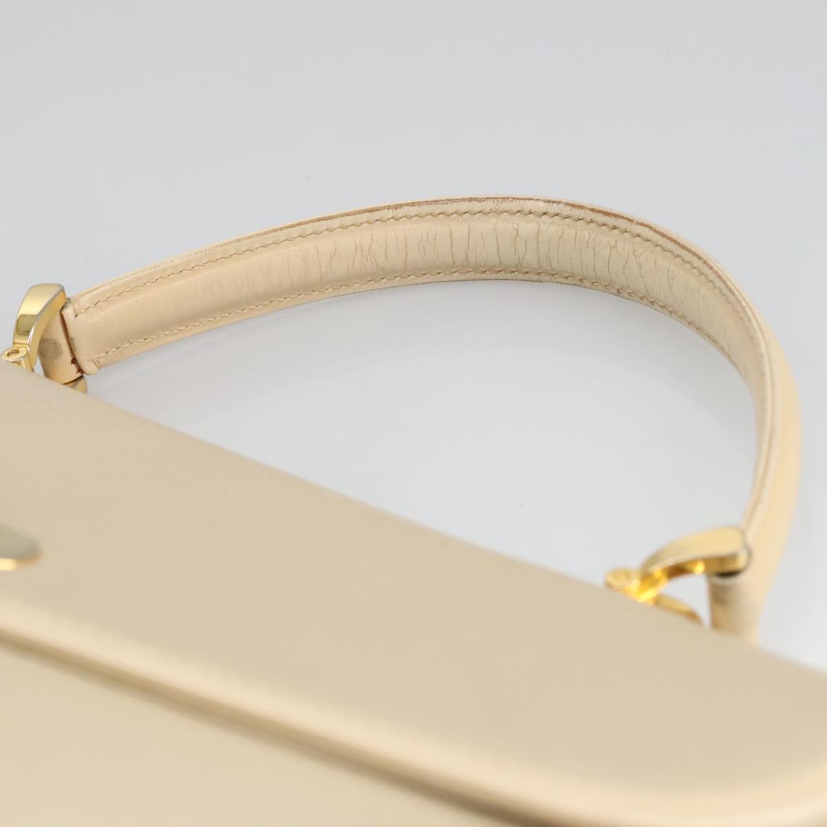 Bally Beige Leather Handbag (Pre-Owned)