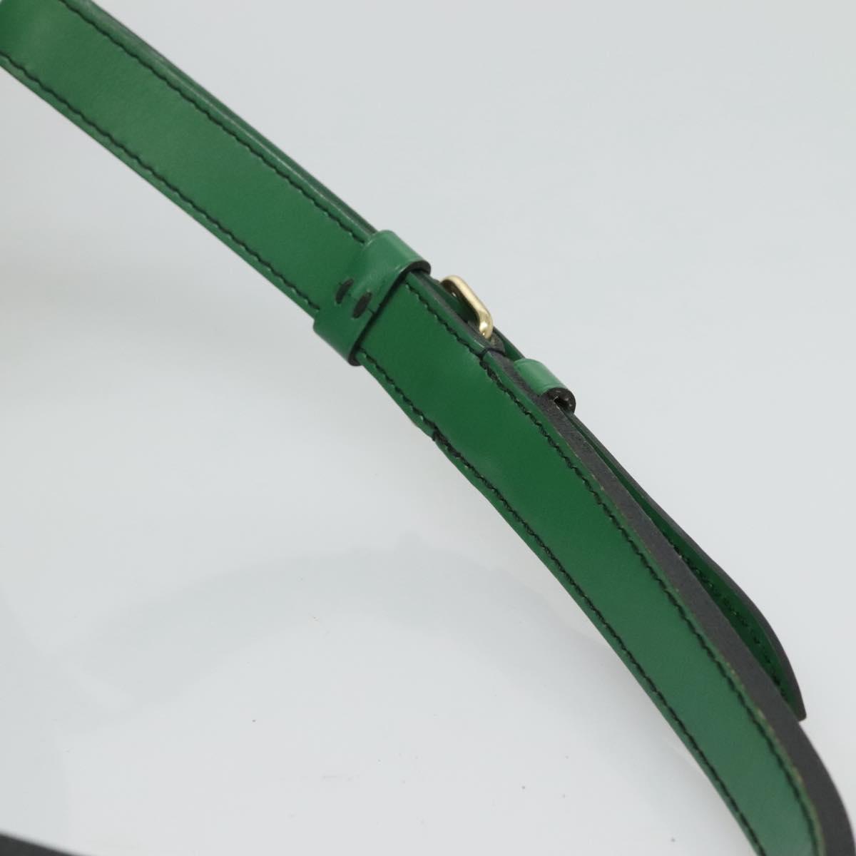 Louis Vuitton Noé Green Leather Shoulder Bag (Pre-Owned)