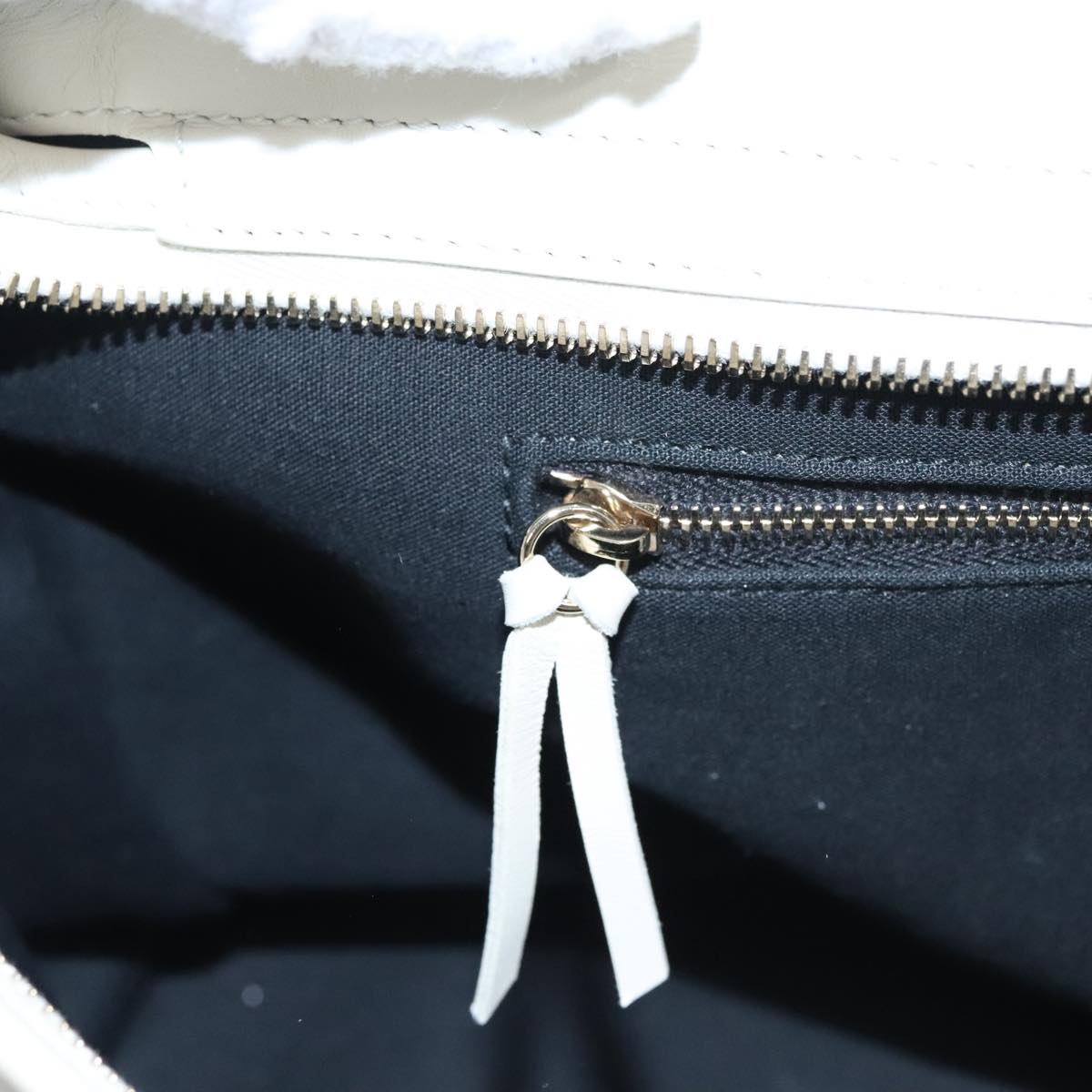 Balenciaga City White Leather Handbag (Pre-Owned)
