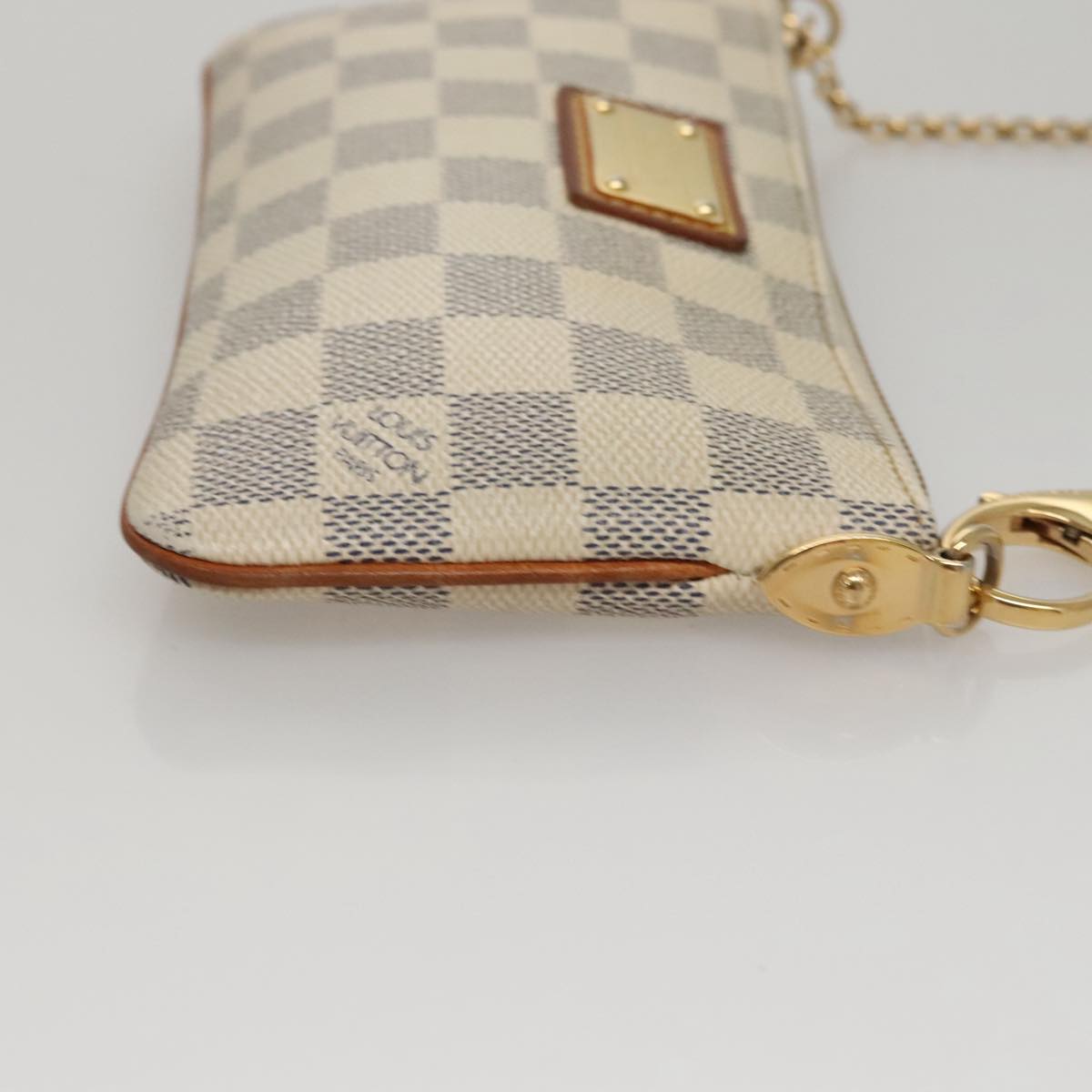 Louis Vuitton Mira White Canvas Clutch Bag (Pre-Owned)