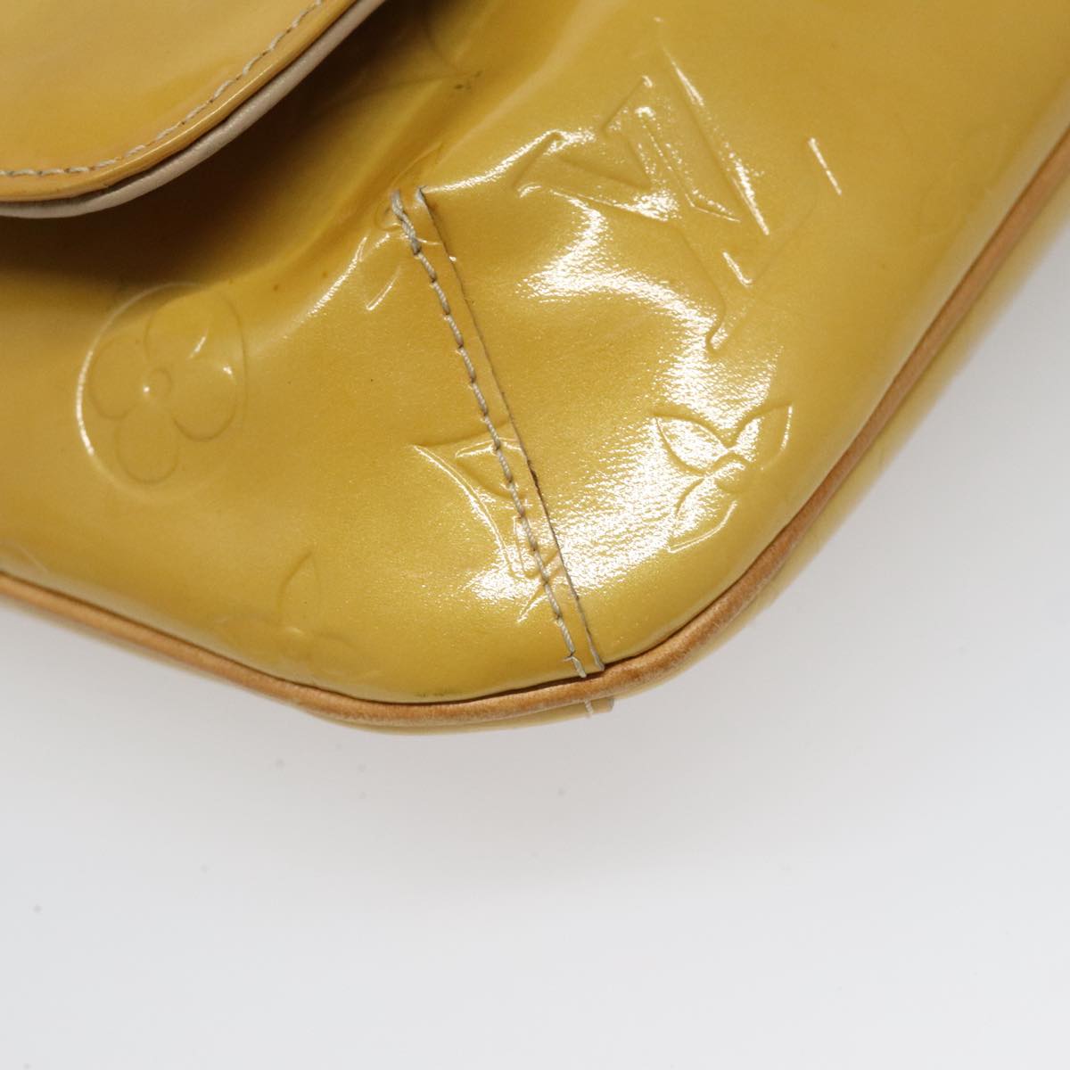 Louis Vuitton Thompson Street Beige Patent Leather Shoulder Bag (Pre-Owned)