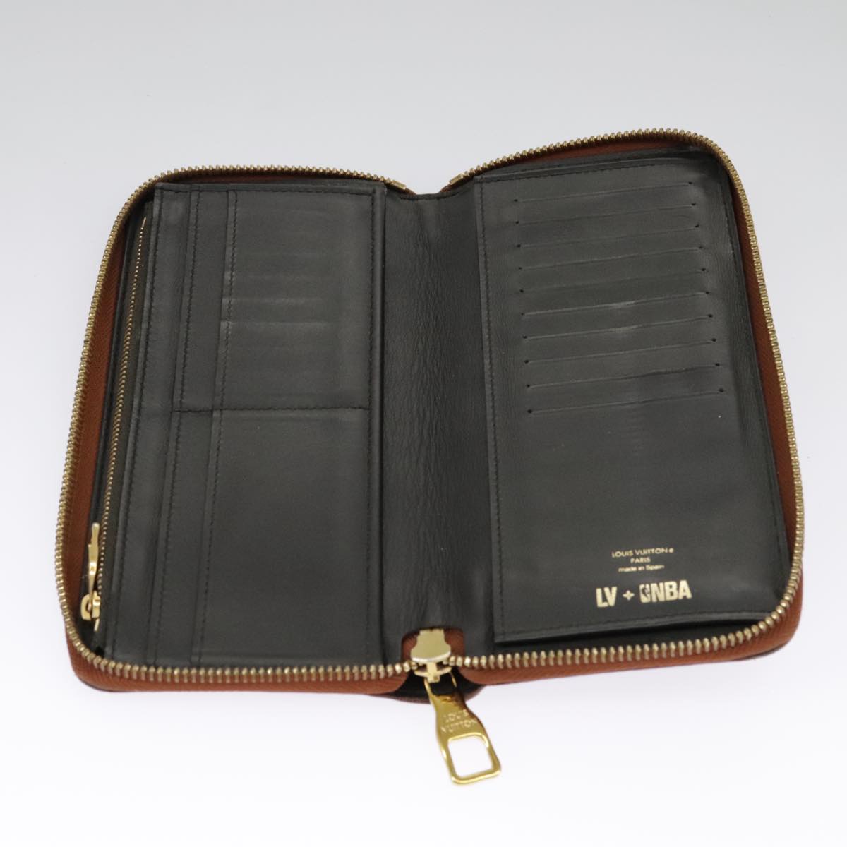 Louis Vuitton Zippy Wallet Vertical Brown Leather Wallet (Pre-Owned)