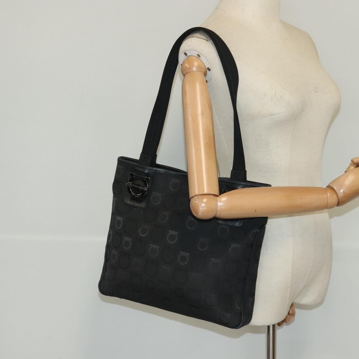 Salvatore Ferragamo Gancini Black Canvas Tote Bag (Pre-Owned)