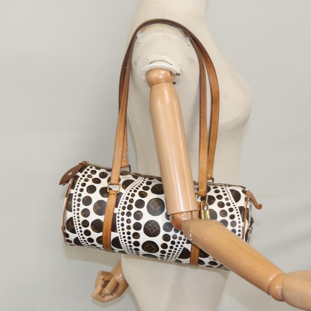 Louis Vuitton Papillon 30 White Canvas Handbag (Pre-Owned)
