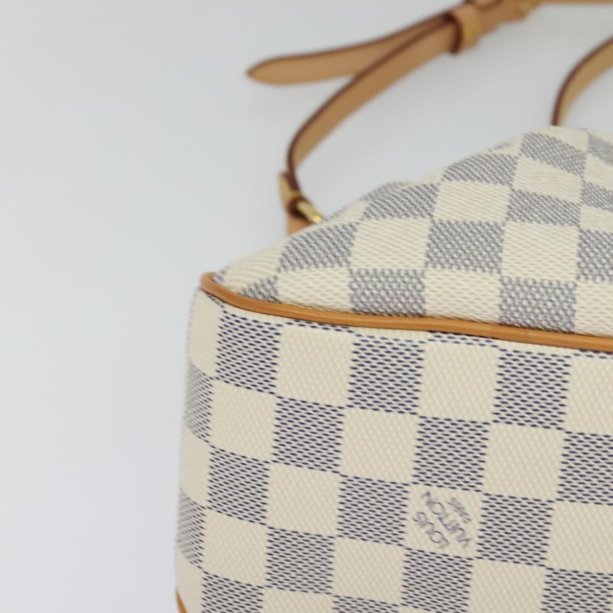 Louis Vuitton Siracusa Beige Canvas Shoulder Bag (Pre-Owned)